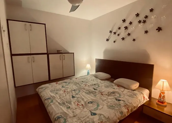 With Garage Parking In The Old Town Daire *